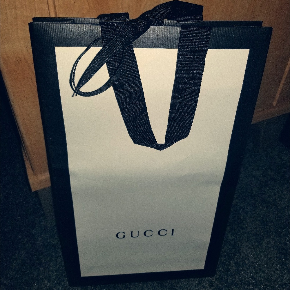 New Gucci Shopping Bag with Ribbon Closure